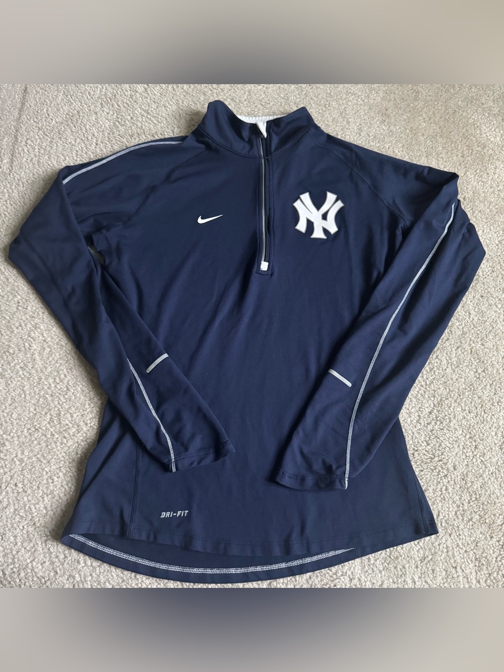 Nike Navy New York Yankees Quarter Zip Pullover Women’s Small